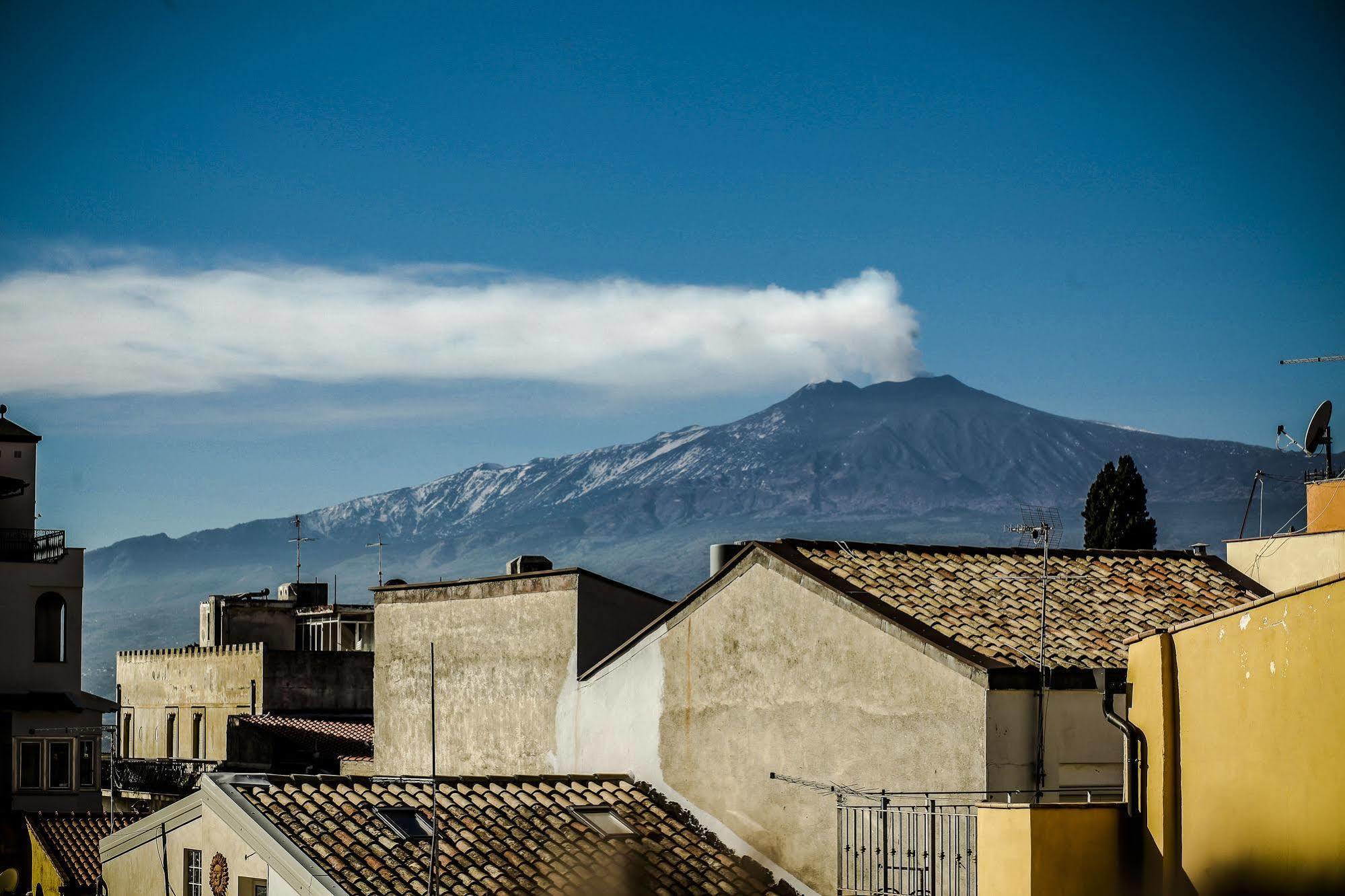 Il Gelsomino Taormina Center Apartment Bagian luar foto