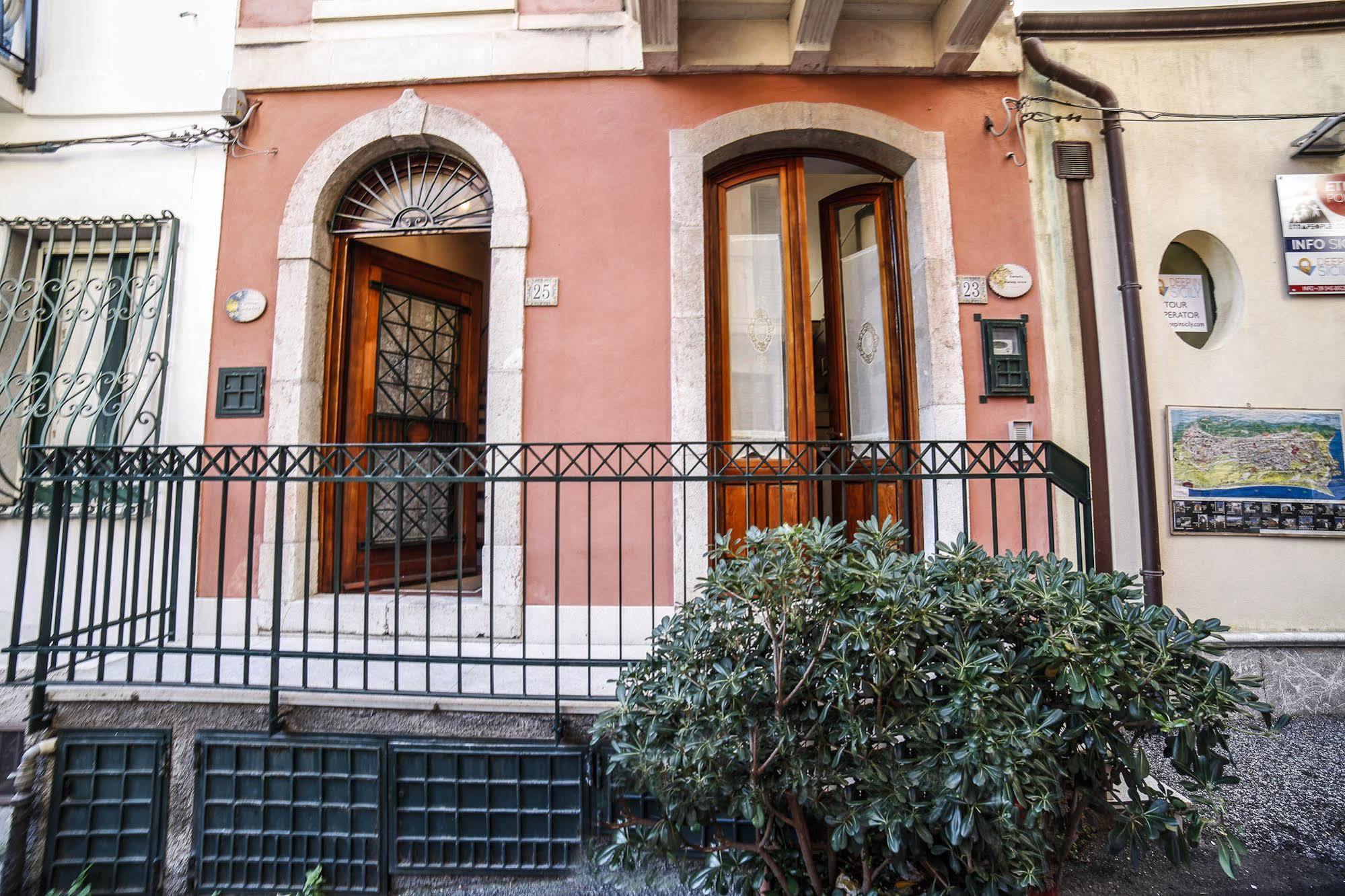 Il Gelsomino Taormina Center Apartment Bagian luar foto