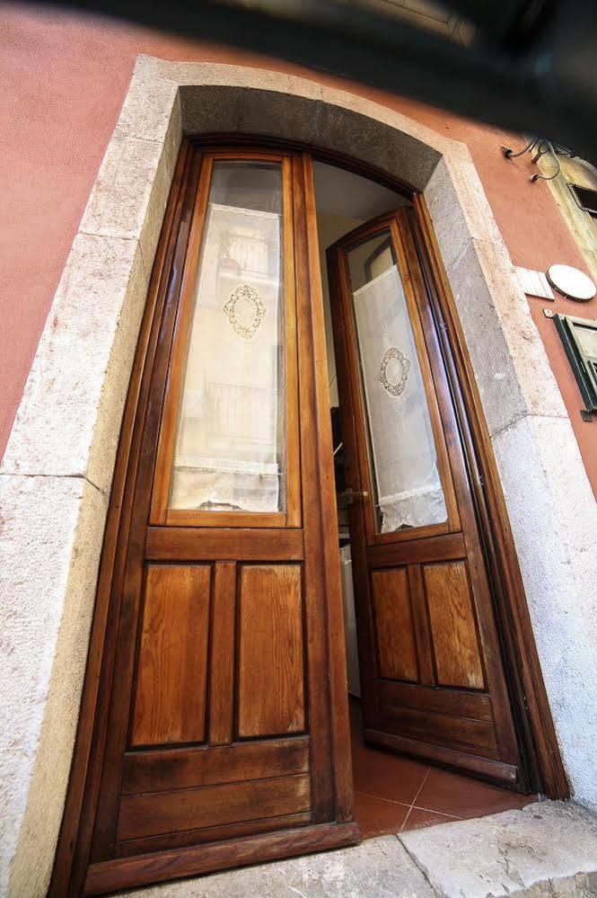 Il Gelsomino Taormina Center Apartment Bagian luar foto